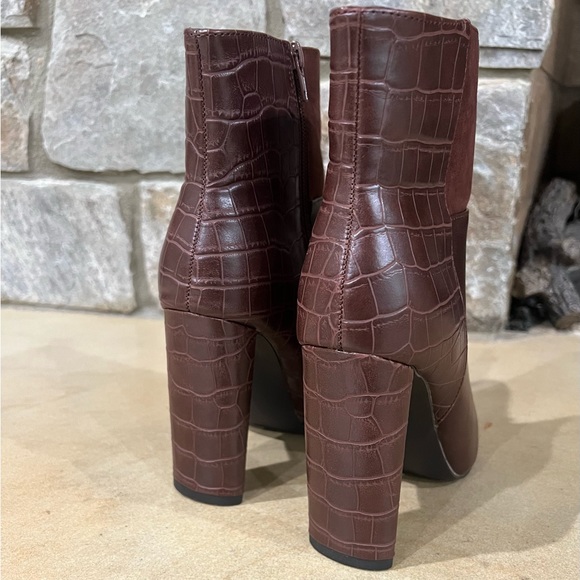 Saskia - Picture 7 of 7